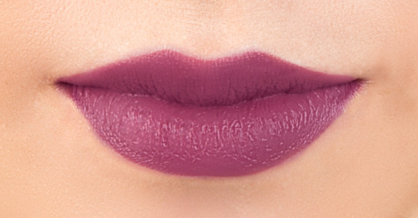 Organic Wear Nourishing Lipstick Model, closeup of lips in shade Sugar Plum